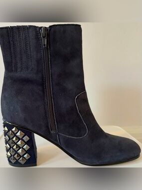 Like New Guess Madeup Dark Blue Suede Studded Heel Ankle Boots 8M